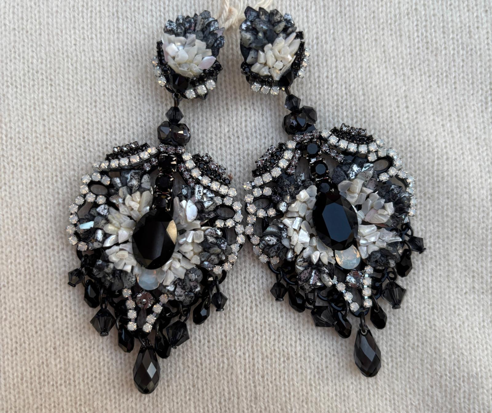 Orecchini Swarovski e pietra.