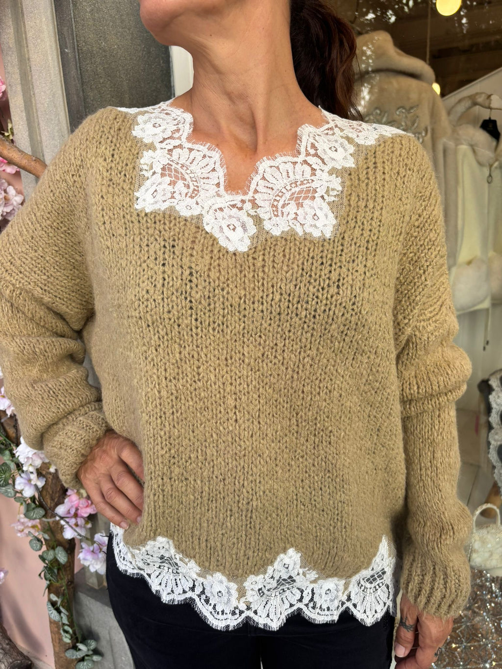 Pull inserti in pizzo intagliato