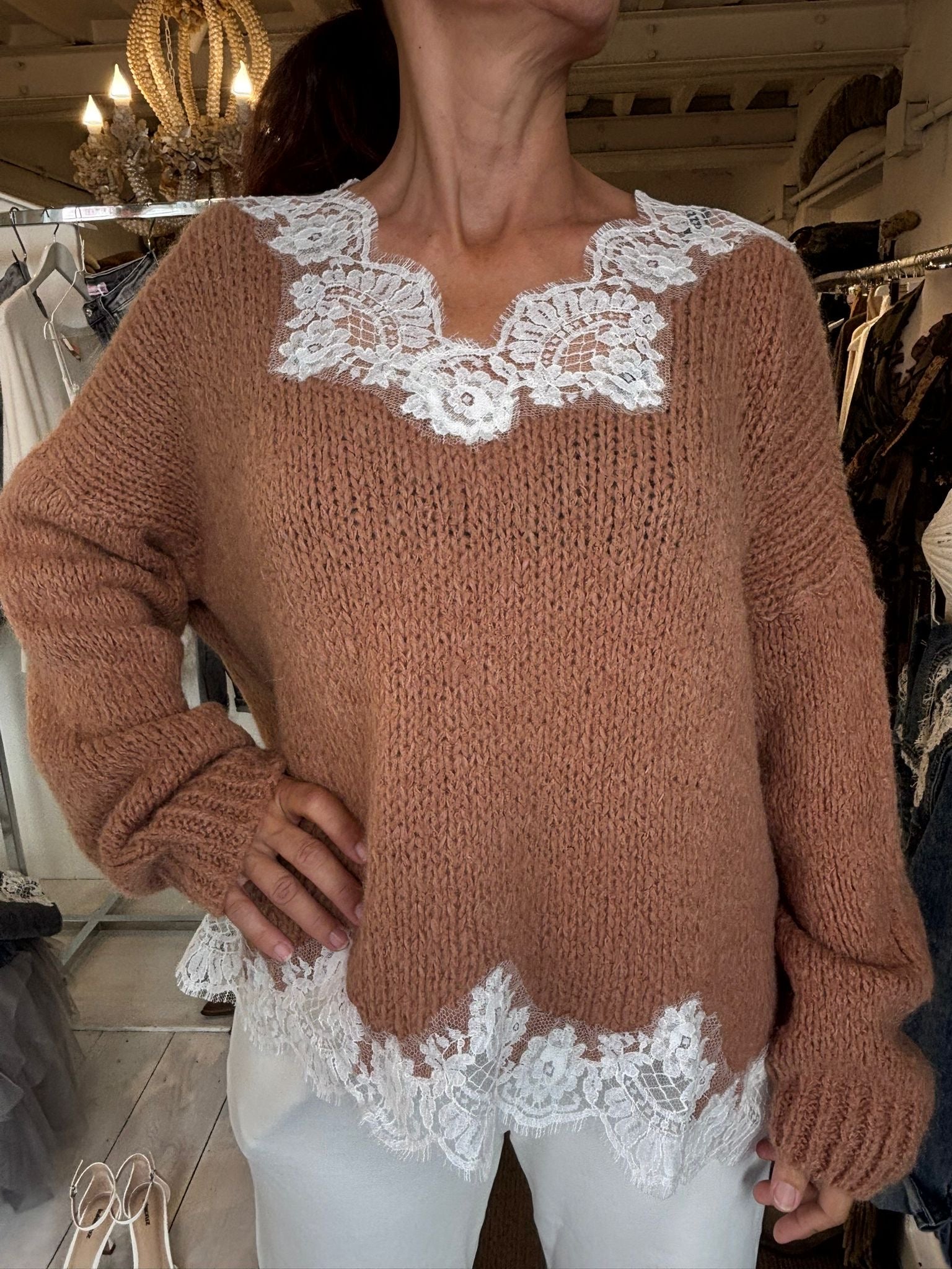 Pull inserti in pizzo intagliato