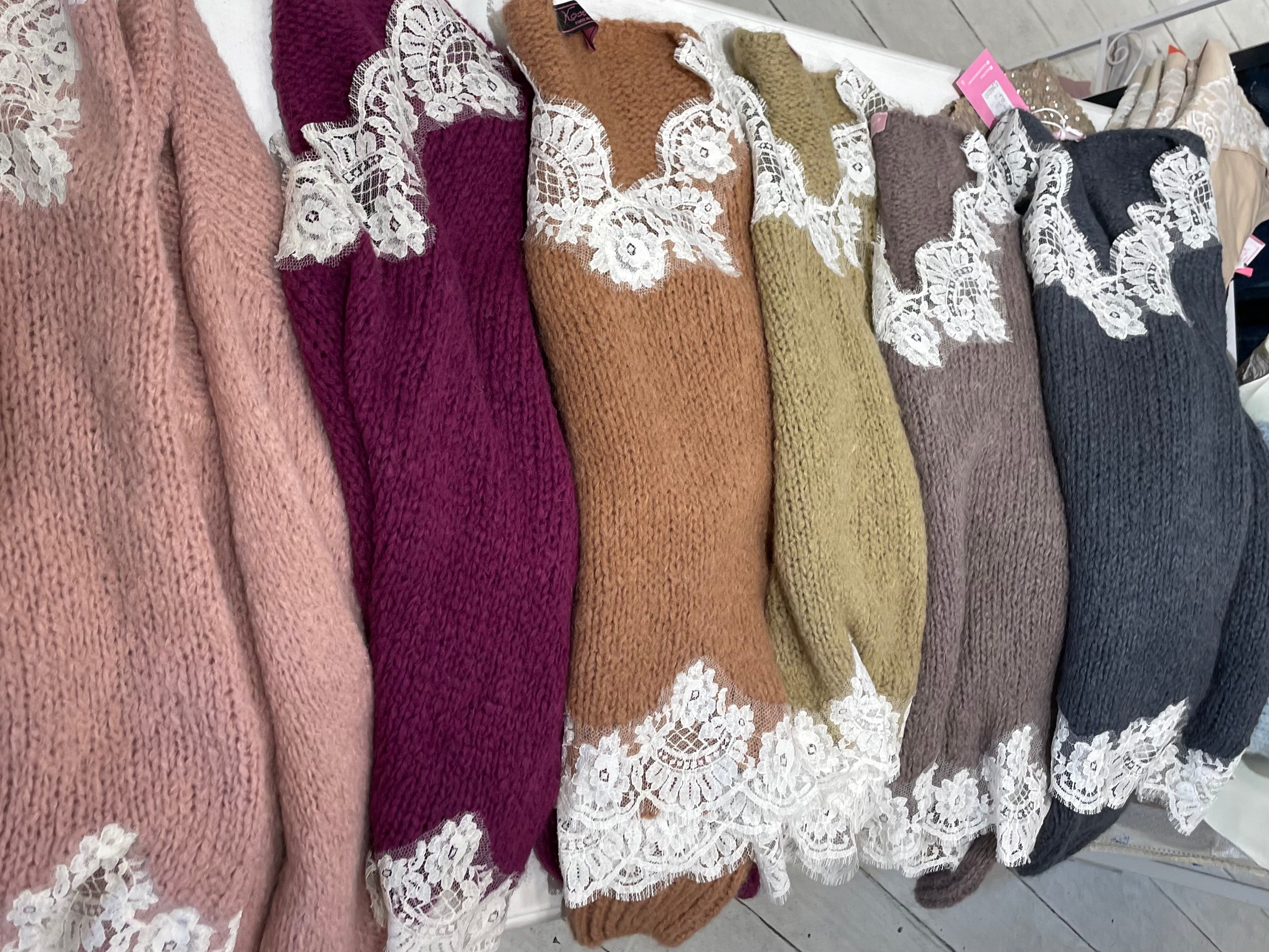 Pull inserti in pizzo intagliato