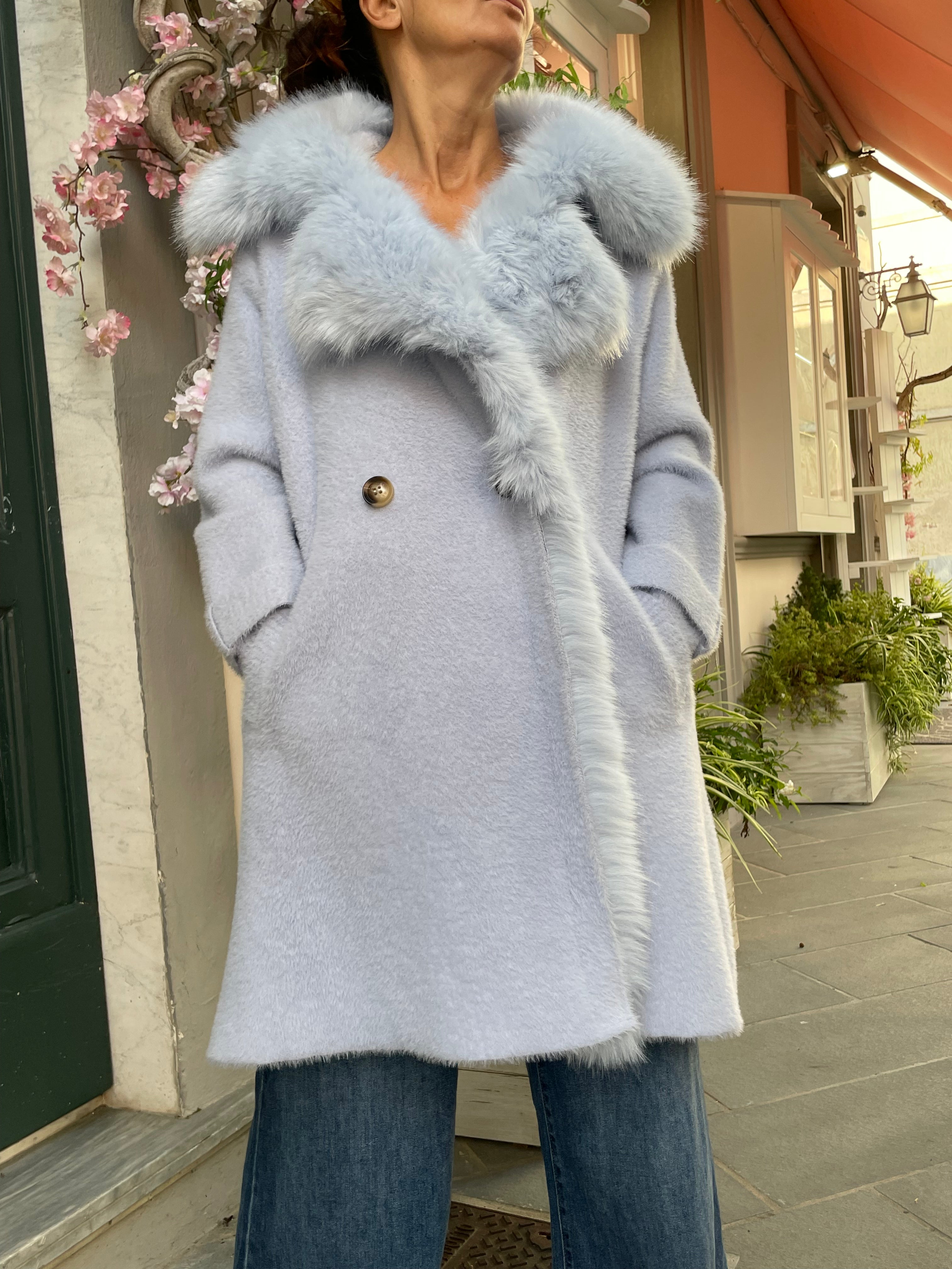 Cappotto doppiopetto con pelliccia eco