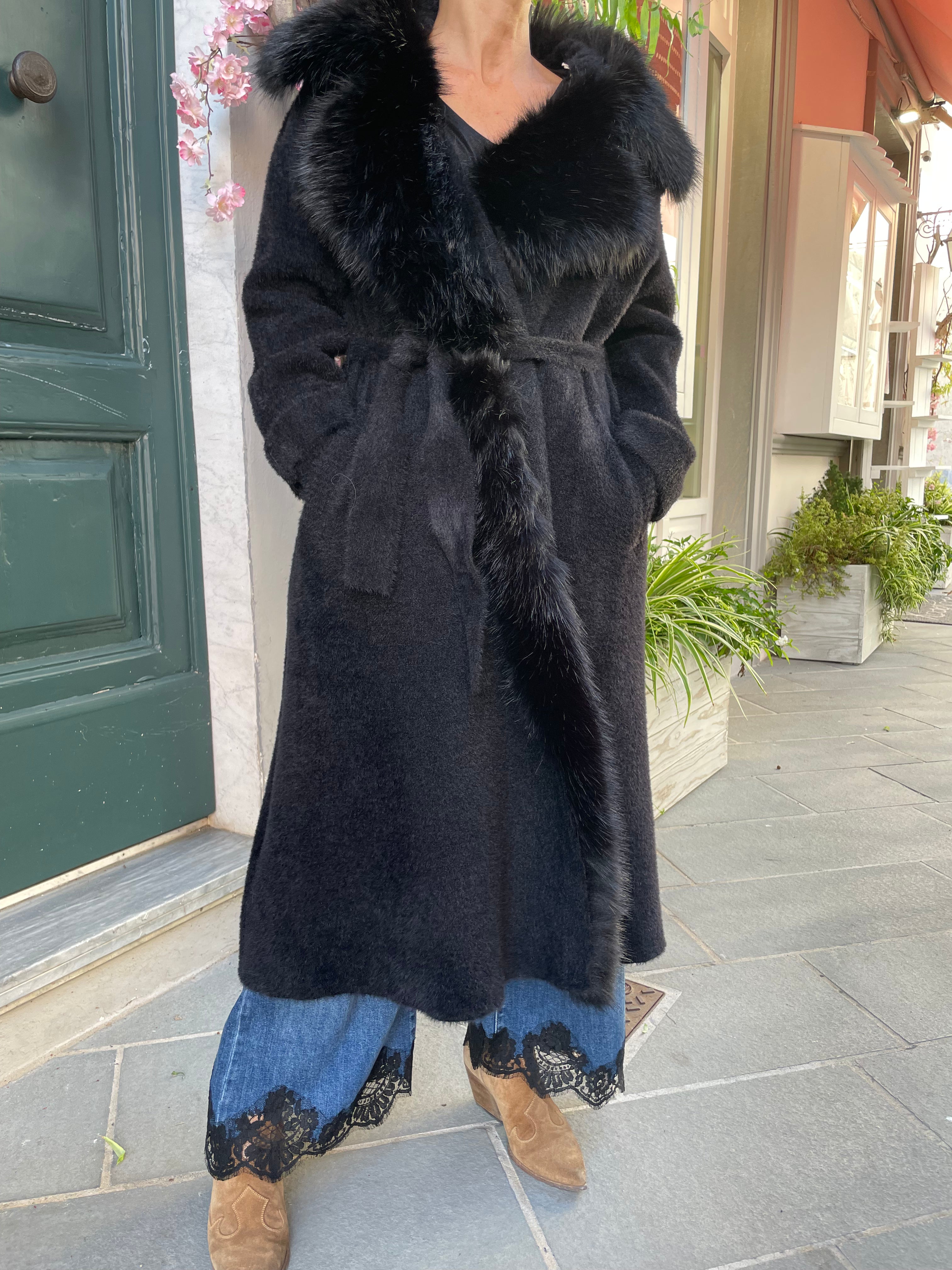 Cappotto lungo con pelliccia eco