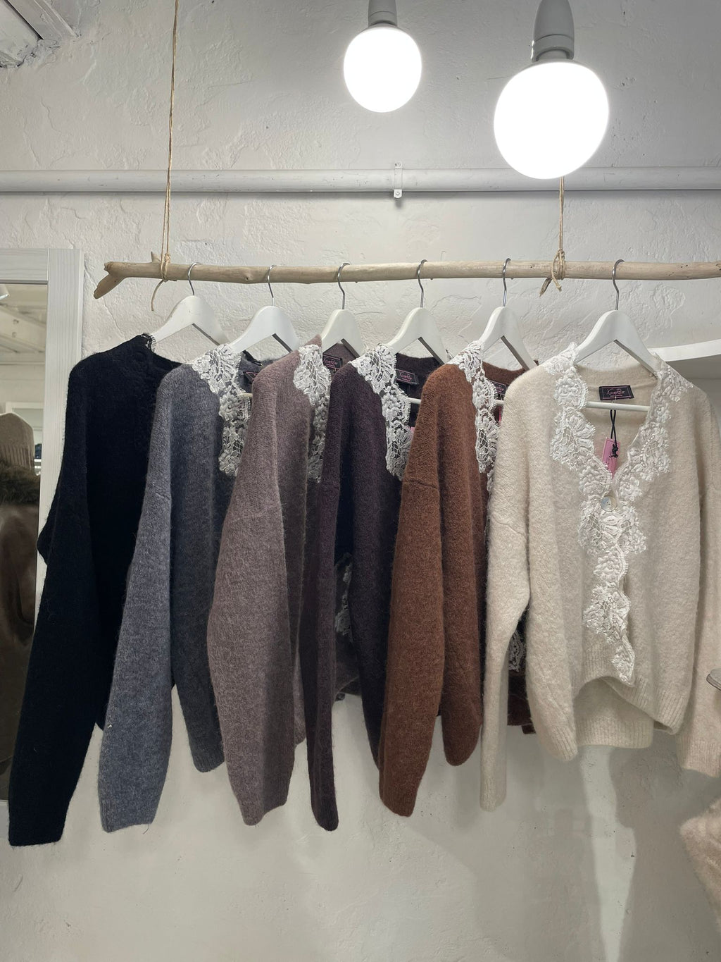 Cardigan corto con pizzo